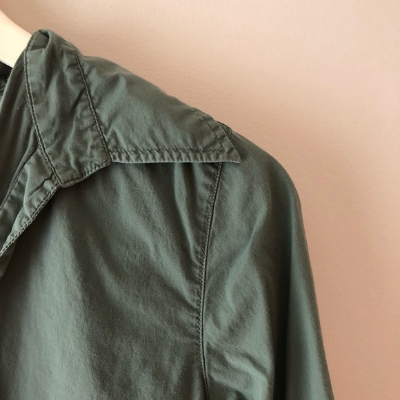 Gloria Vanderbilt button up in green - Picture 4 of 4